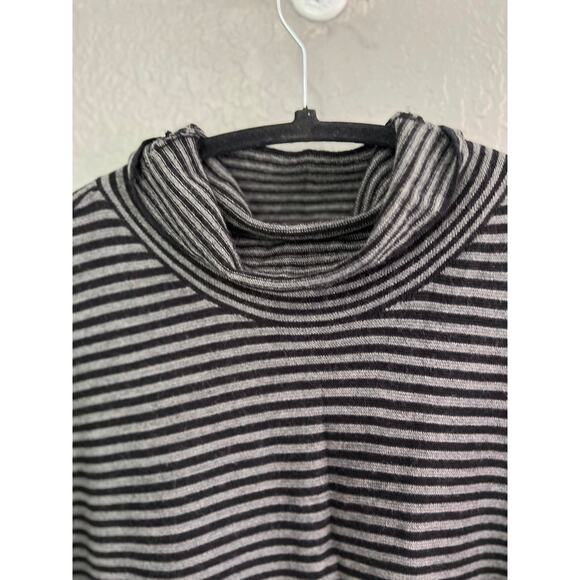 Eileen Fisher Tunic Top L Gray Black Stripe Knit Merino Wool Lightweight Sweater - Picture 3 of 9
